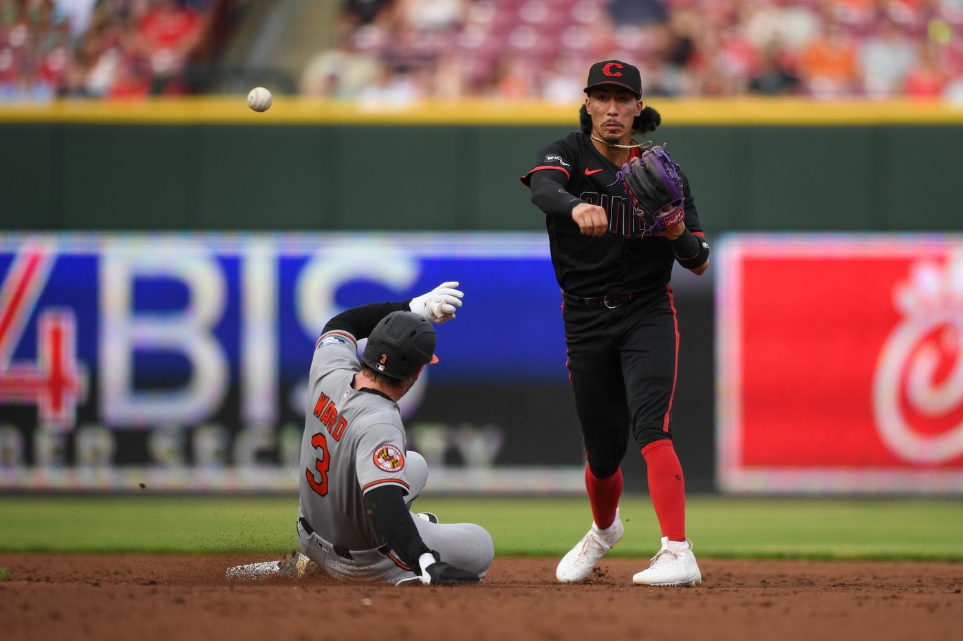 Samuel Basallo hits 2-run homer to back Trevor Rogers as Orioles blank Reds 3-0 | iNFOnews.ca