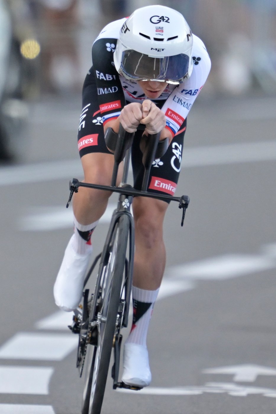 Pogačar produces explosive finish to win the first stage of the Spanish Vuelta | iNFOnews.ca