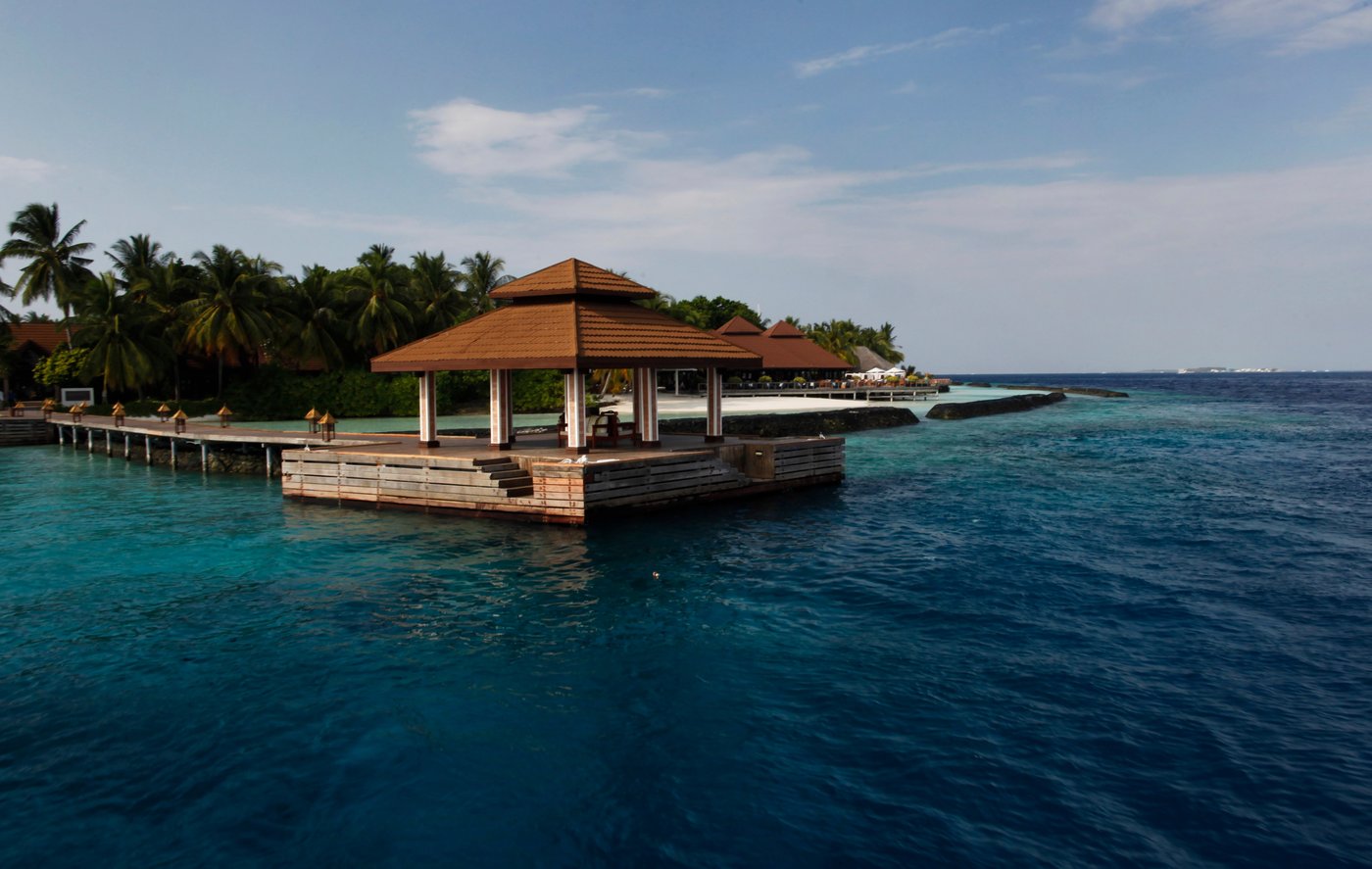 Search for bodies of Italian divers in Maldives cave suspended due to bad weather | iNFOnews.ca