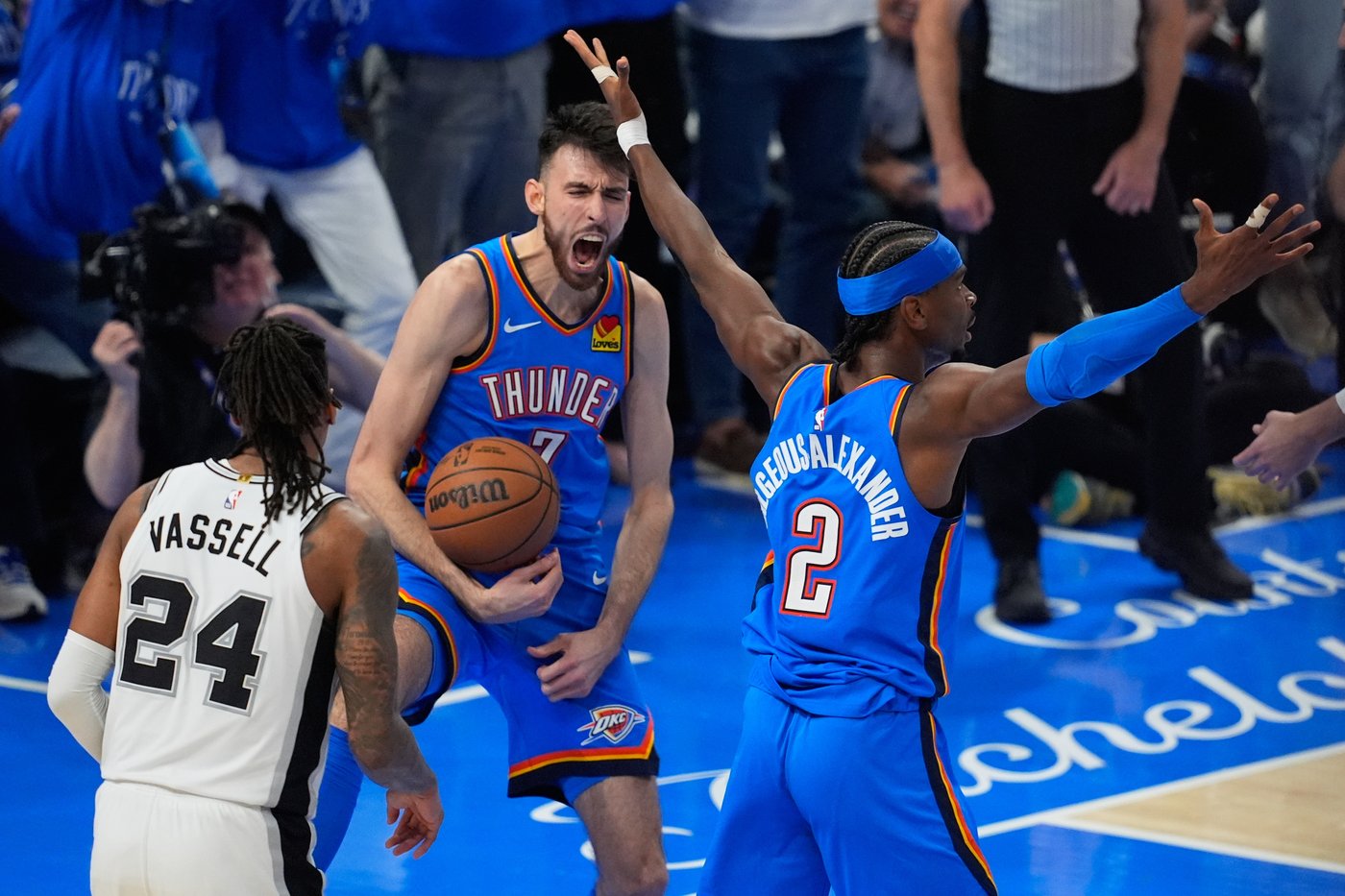 West finals shift to San Antonio, while Spurs and Thunder deal with multiple injury concerns | iNFOnews.ca West finals shift to San Antonio, while Spurs and Thunder deal with multiple injury concerns | iNFOnews.ca