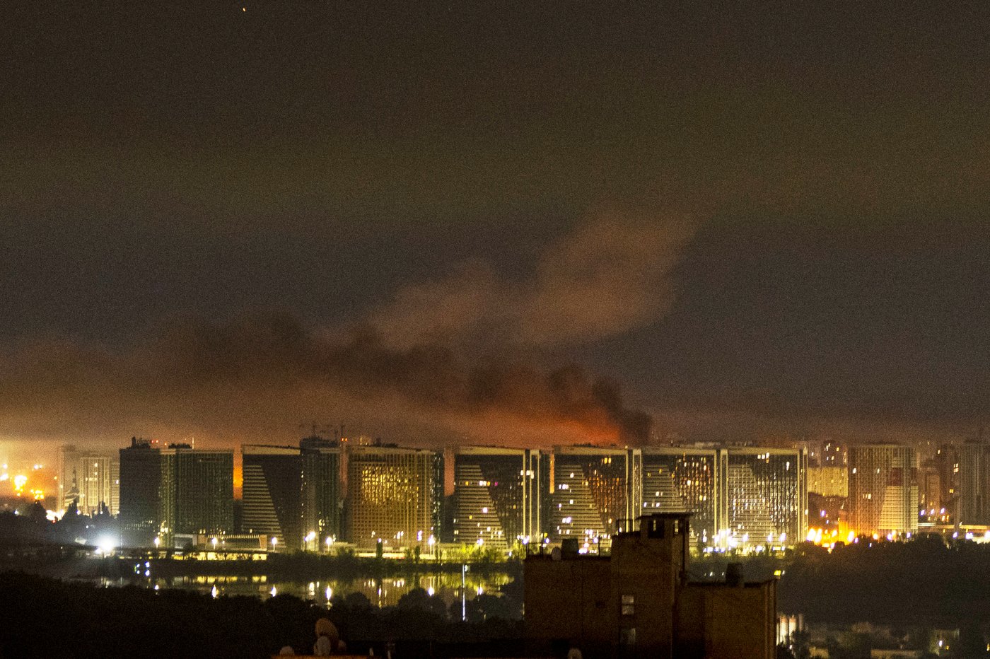Photos show Russian missile and drone attack on Ukrainian capital Kyiv | iNFOnews.ca