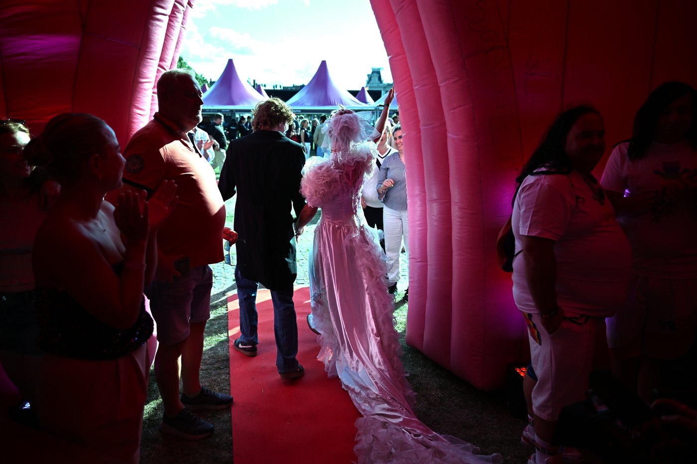 Amsterdam's Pride festival's mass wedding, in photos | iNFOnews.ca
