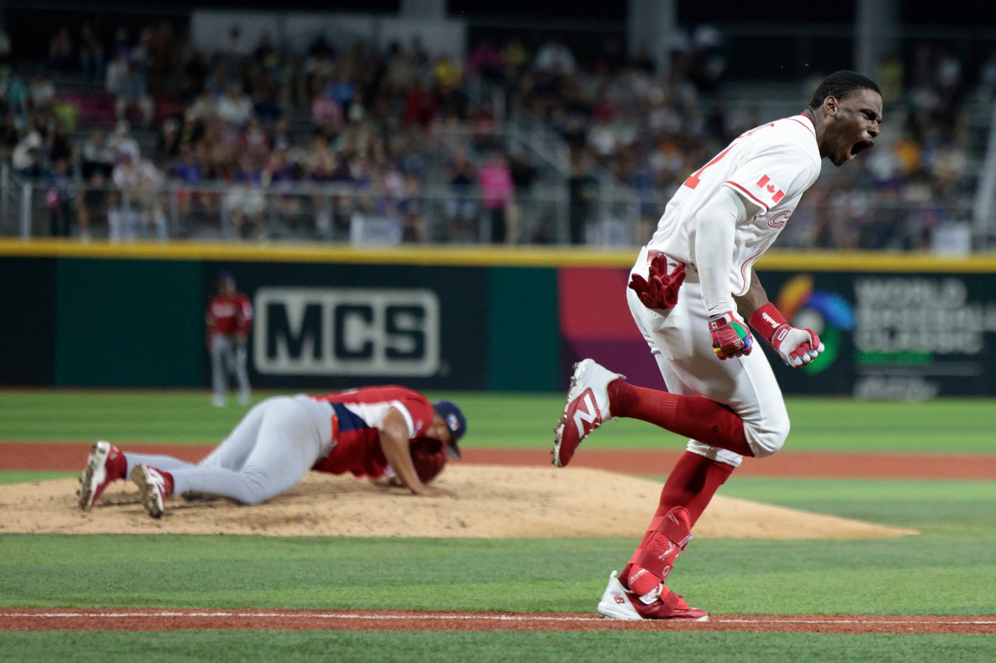 Panama pounces on miscues to beat Canada 4-3 at World Baseball Classic | iNFOnews.ca