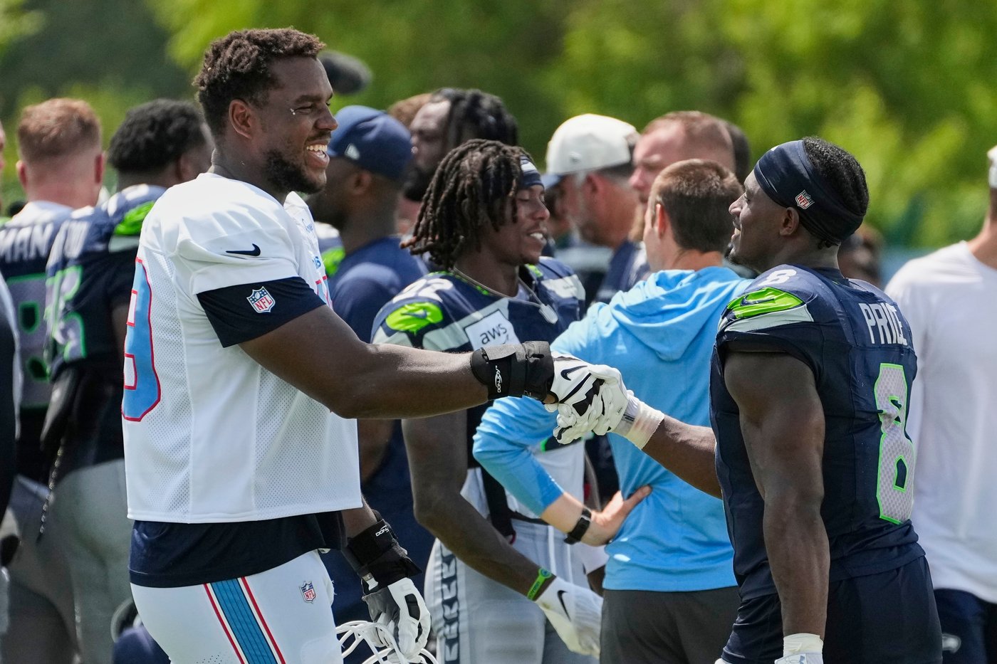 Mike Macdonald: Titans QB Cam Ward 'in command' during Seahawks-Titans joint practice | iNFOnews.ca
