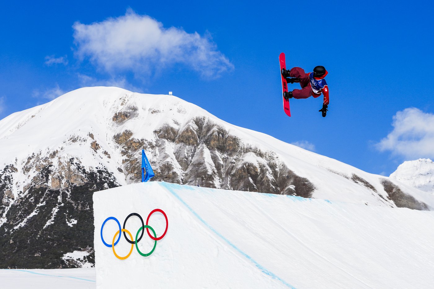 Dubois wins short-track gold, Canada edges Czechia in men’s hockey at Winter Olympics | iNFOnews.ca
