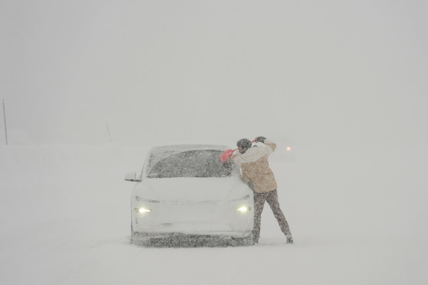 8 backcountry skiers found dead and 1 still missing after California avalanche | iNFOnews.ca