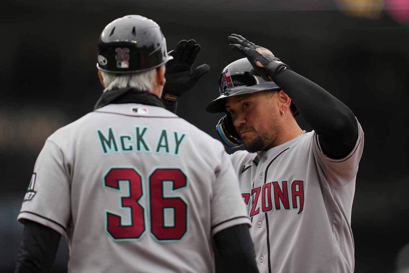 Arizona's Ildemaro Vargas sets record for Venezuela-born player with a 27-game hit streak | iNFOnews.ca
