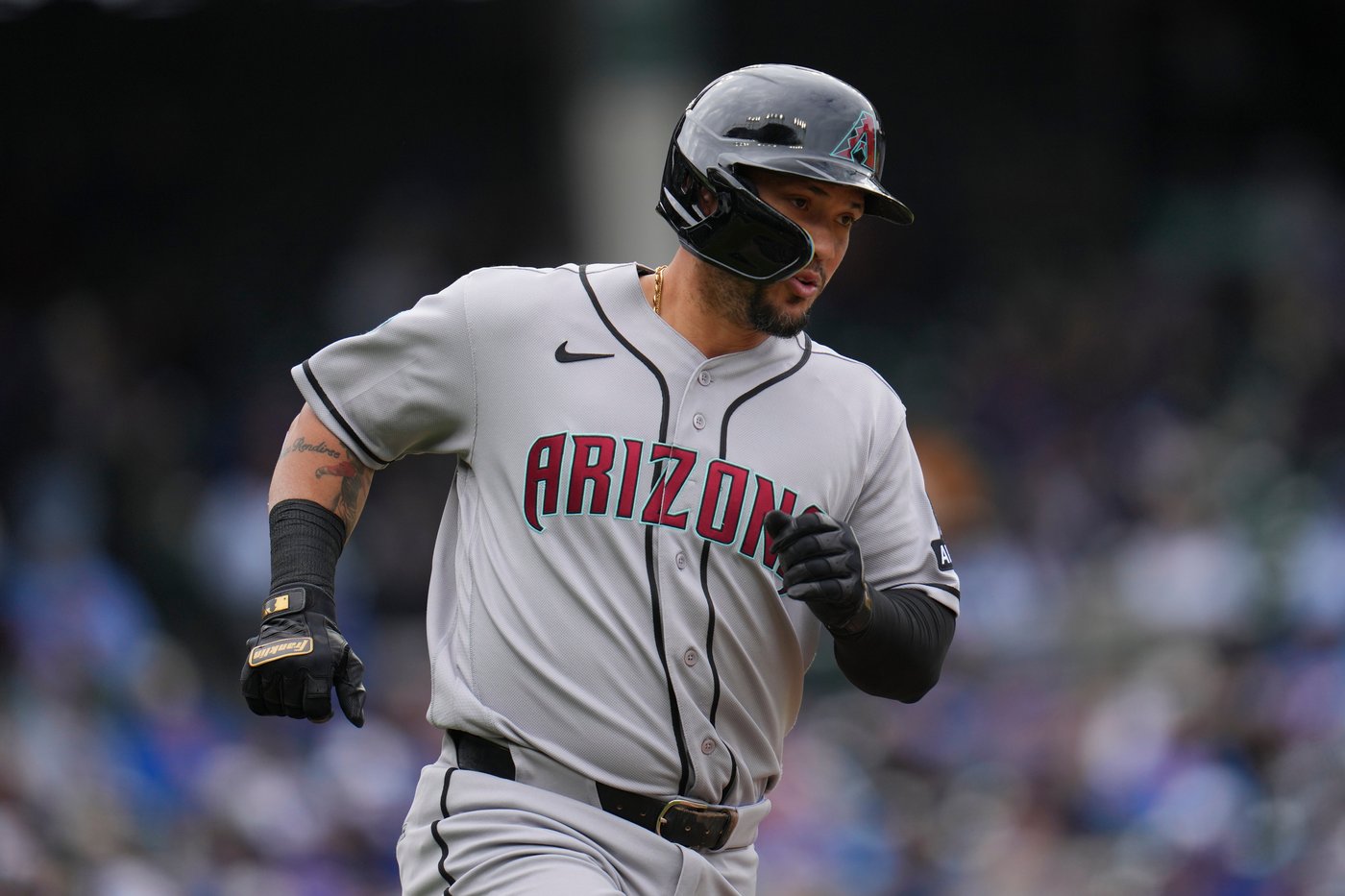 Arizona's Ildemaro Vargas sets record for Venezuela-born player with a 27-game hit streak | iNFOnews.ca
