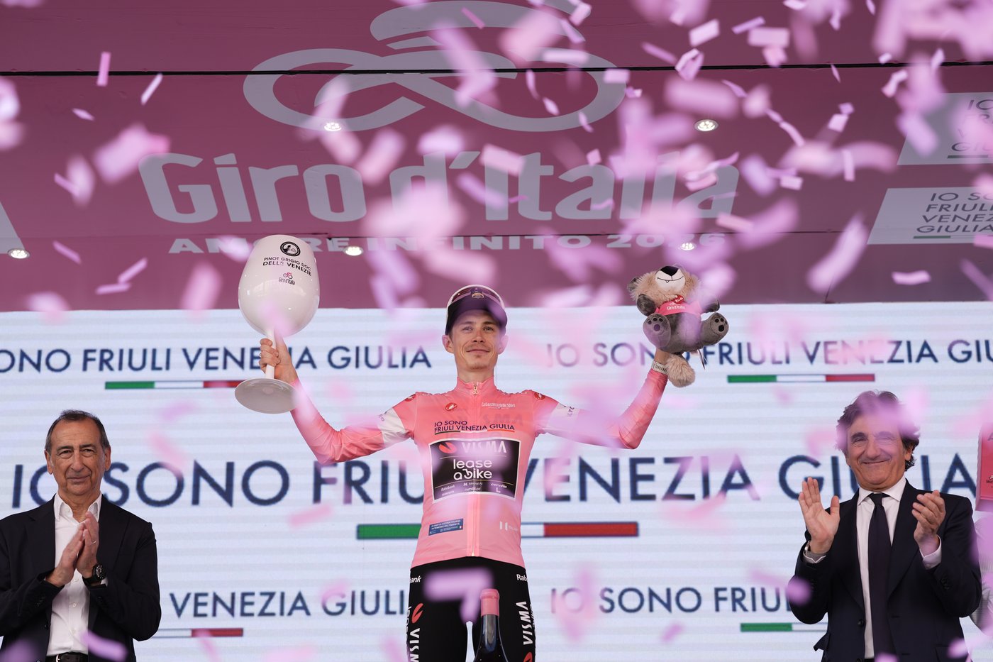 Dversnes wins Giro's 15th stage from breakaway as Vingegaard stays in pink | iNFOnews.ca