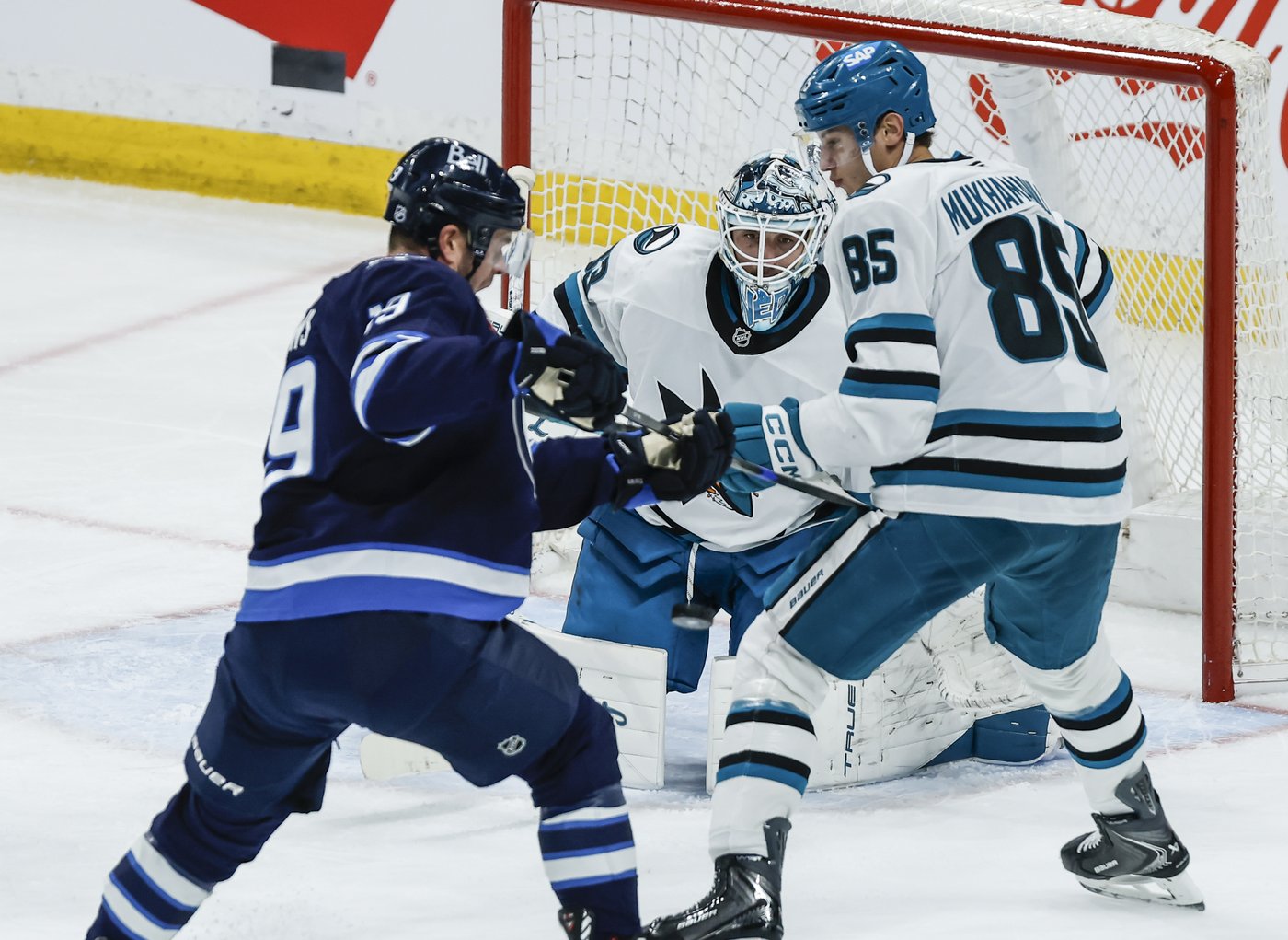 Celebrini sets Sharks' points record in 6-1 season-ending win over Jets | iNFOnews.ca