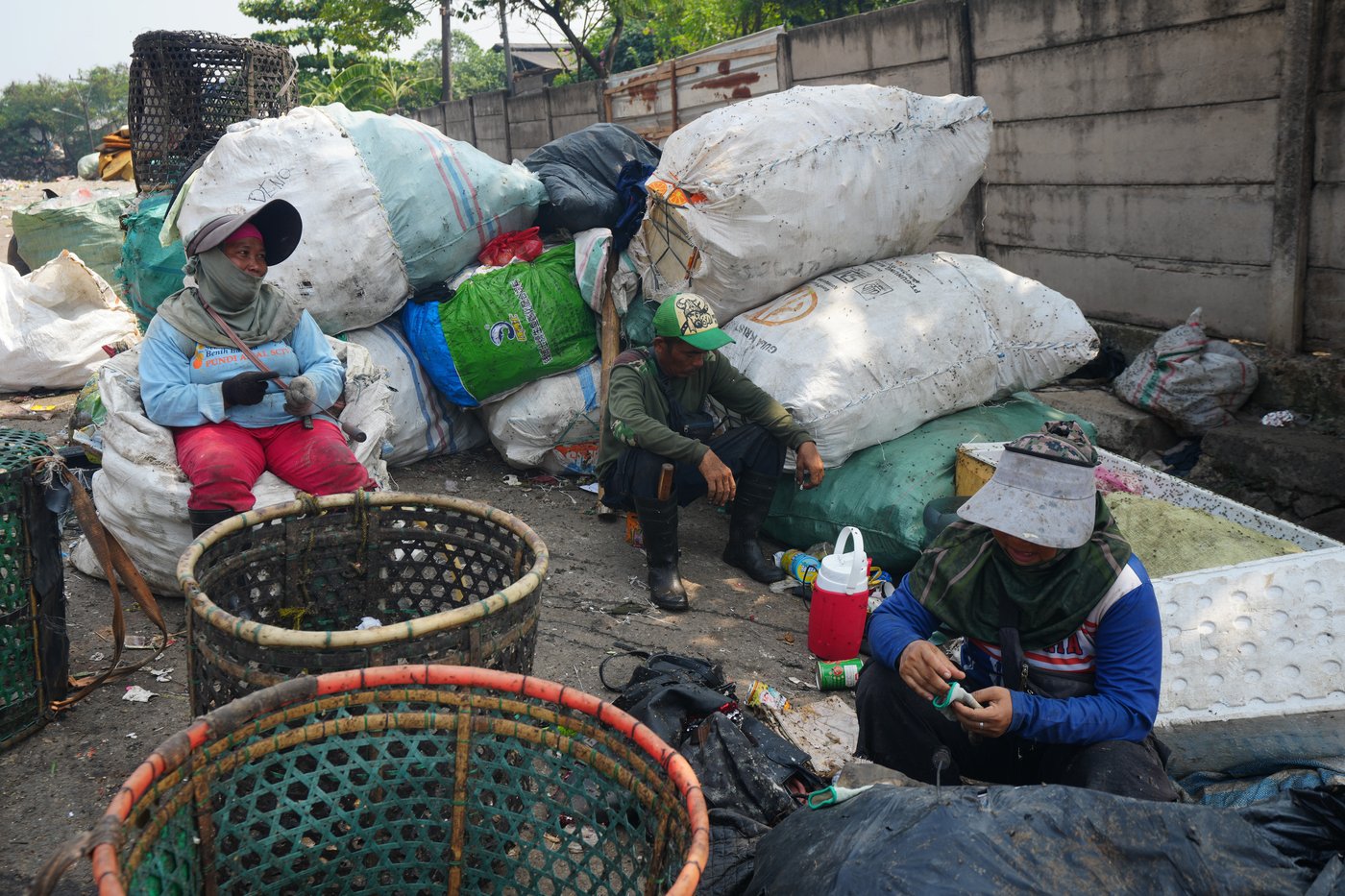 As Indonesia cuts methane emissions, life atop a mountain of garbage begins to change | iNFOnews.ca As Indonesia cuts methane emissions, life atop a mountain of garbage begins to change | iNFOnews.ca