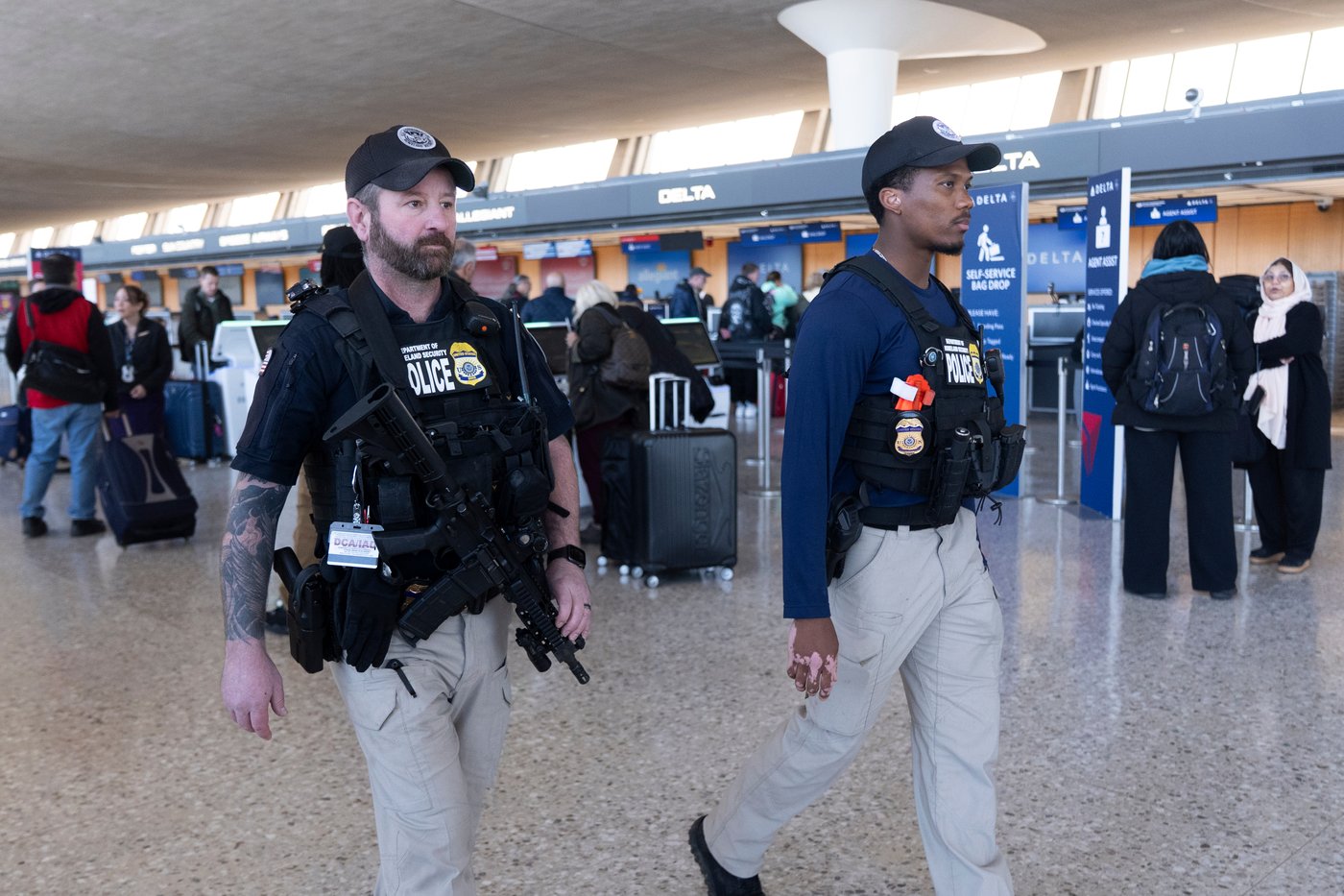 Airport disruptions abound as senators chase deal to end Homeland Security budget standoff | iNFOnews.ca