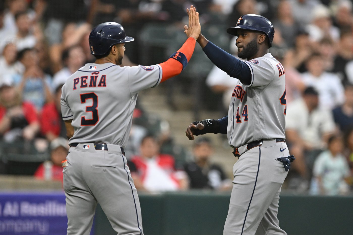 Hunter Brown pitches Astros past White Sox 4-1 for 5th straight win | iNFOnews.ca