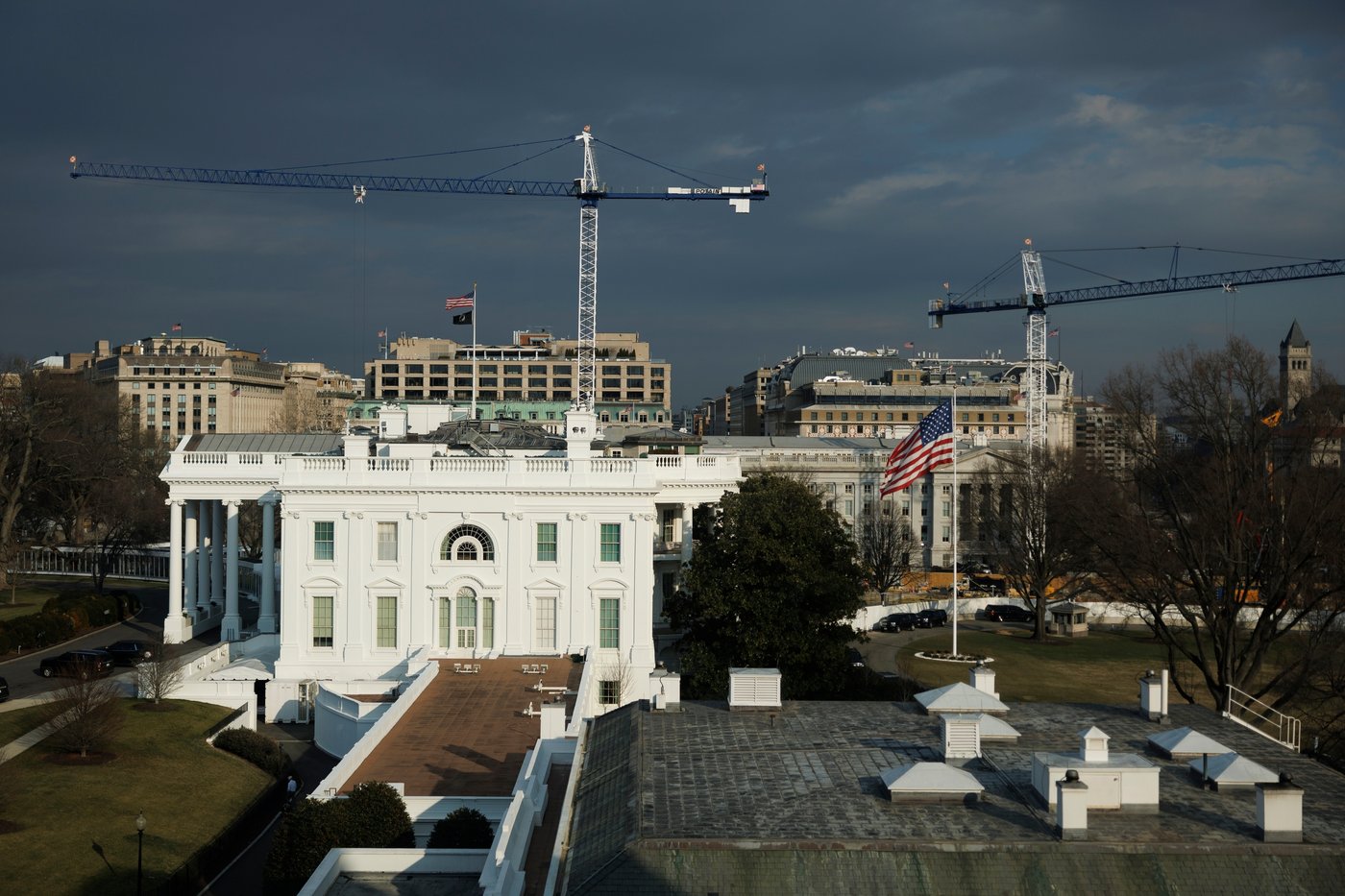 Panel reviewing Trump's White House ballroom project gets an earful from the public | iNFOnews.ca