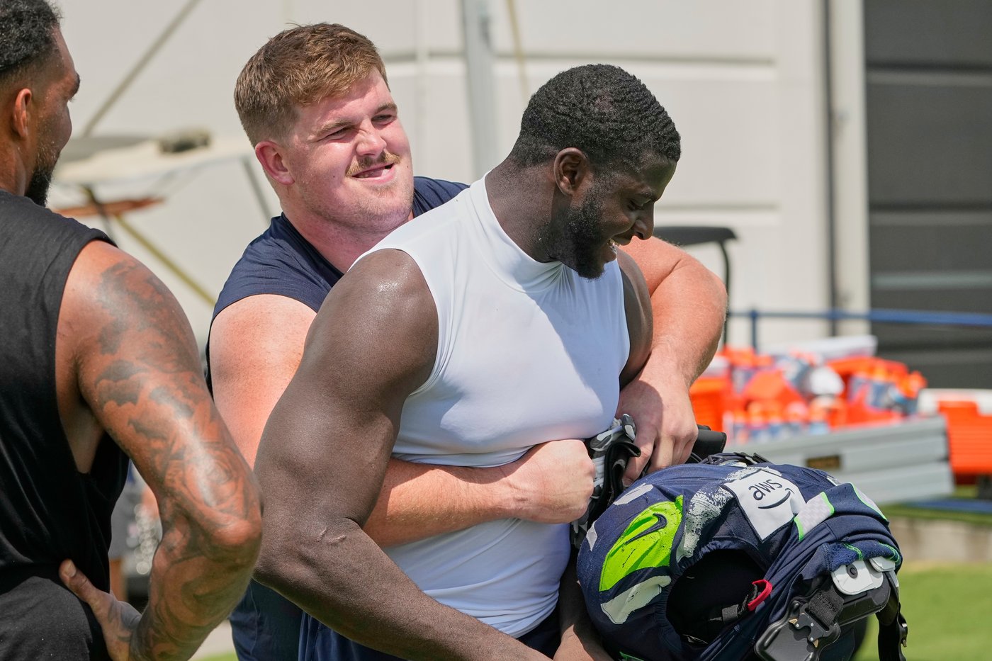 Mike Macdonald: Titans QB Cam Ward 'in command' during Seahawks-Titans joint practice | iNFOnews.ca