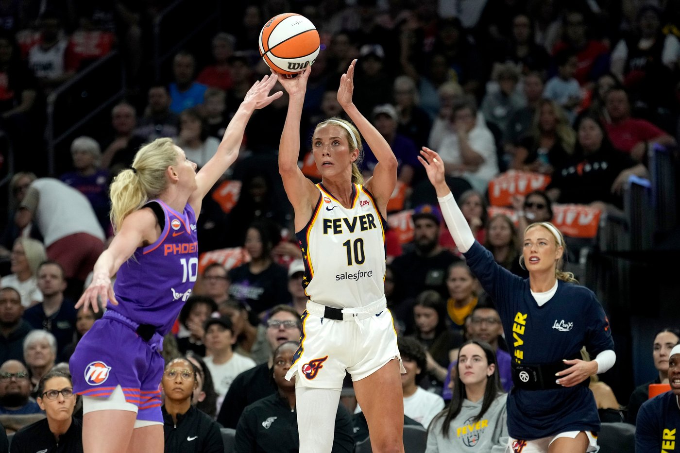 Kelsey Mitchell scores 29 points, Fever hold on to beat Mercury 92-89 | iNFOnews.ca Kelsey Mitchell scores 29 points, Fever hold on to beat Mercury 92-89 | iNFOnews.ca