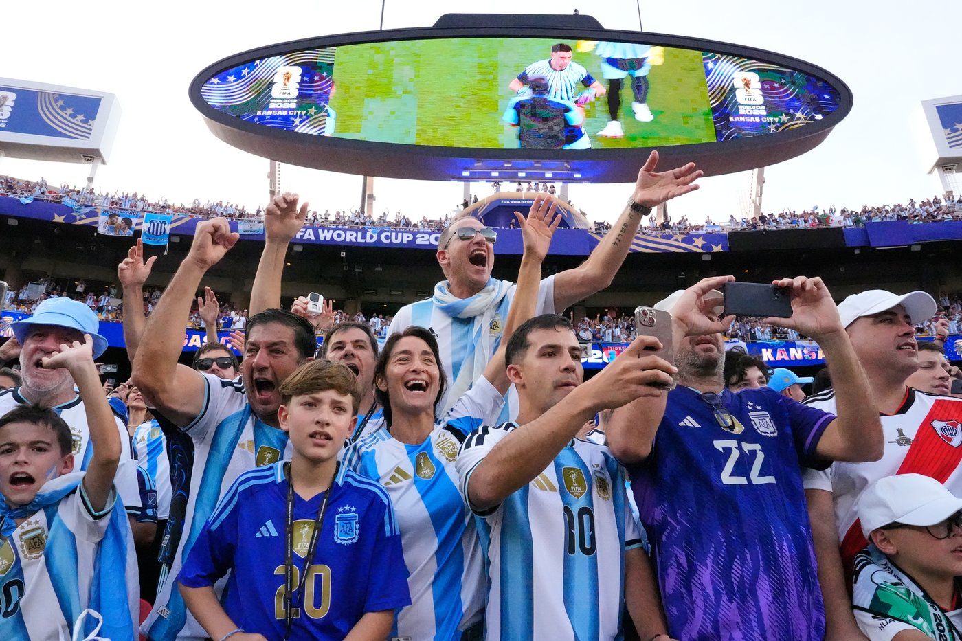 Argentina is defending its World Cup title, and its fans are more obsessed than ever | iNFOnews.ca