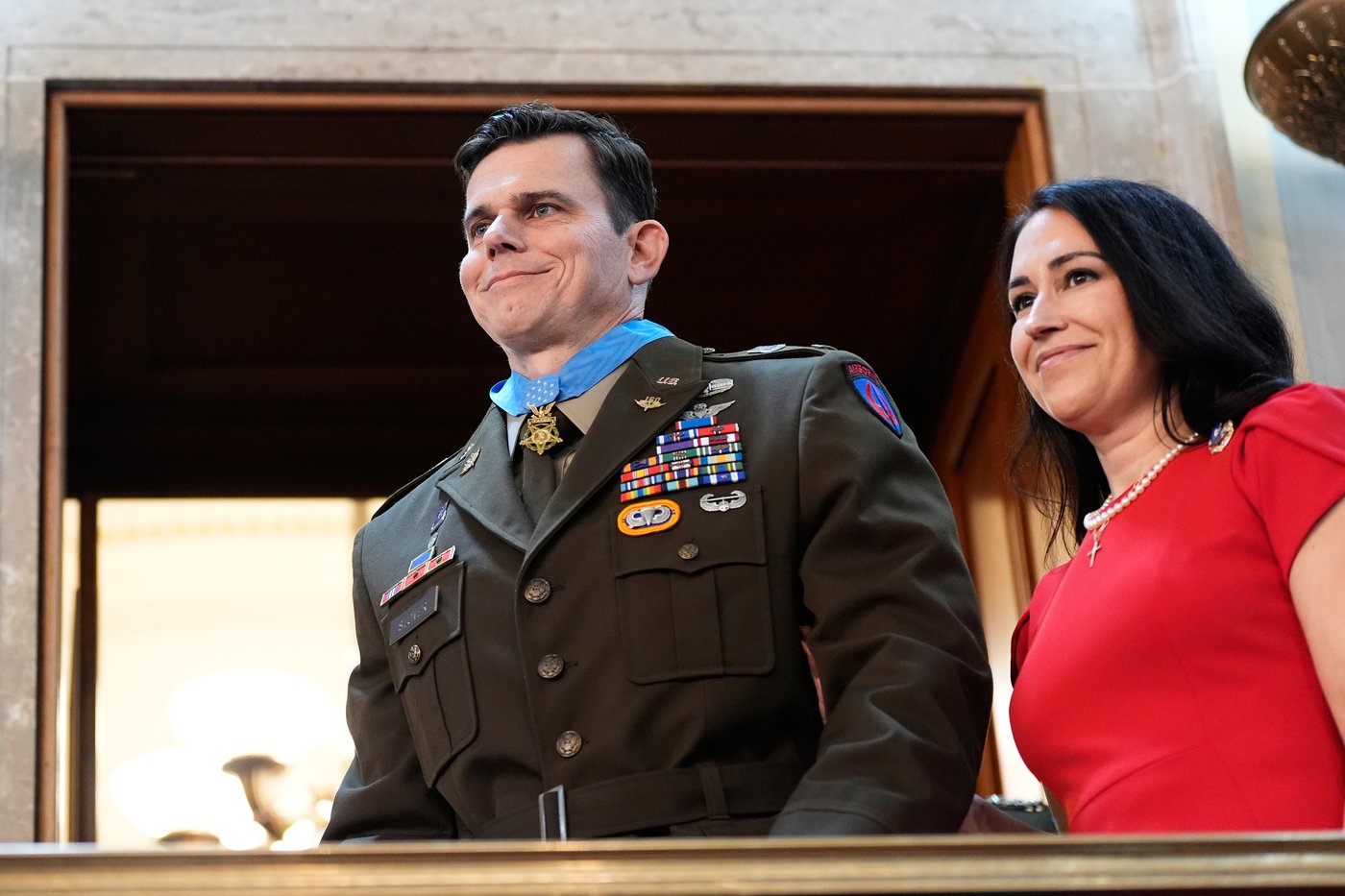 Army pilot wounded in Maduro raid gets Medal of Honor during Trump's speech | iNFOnews.ca