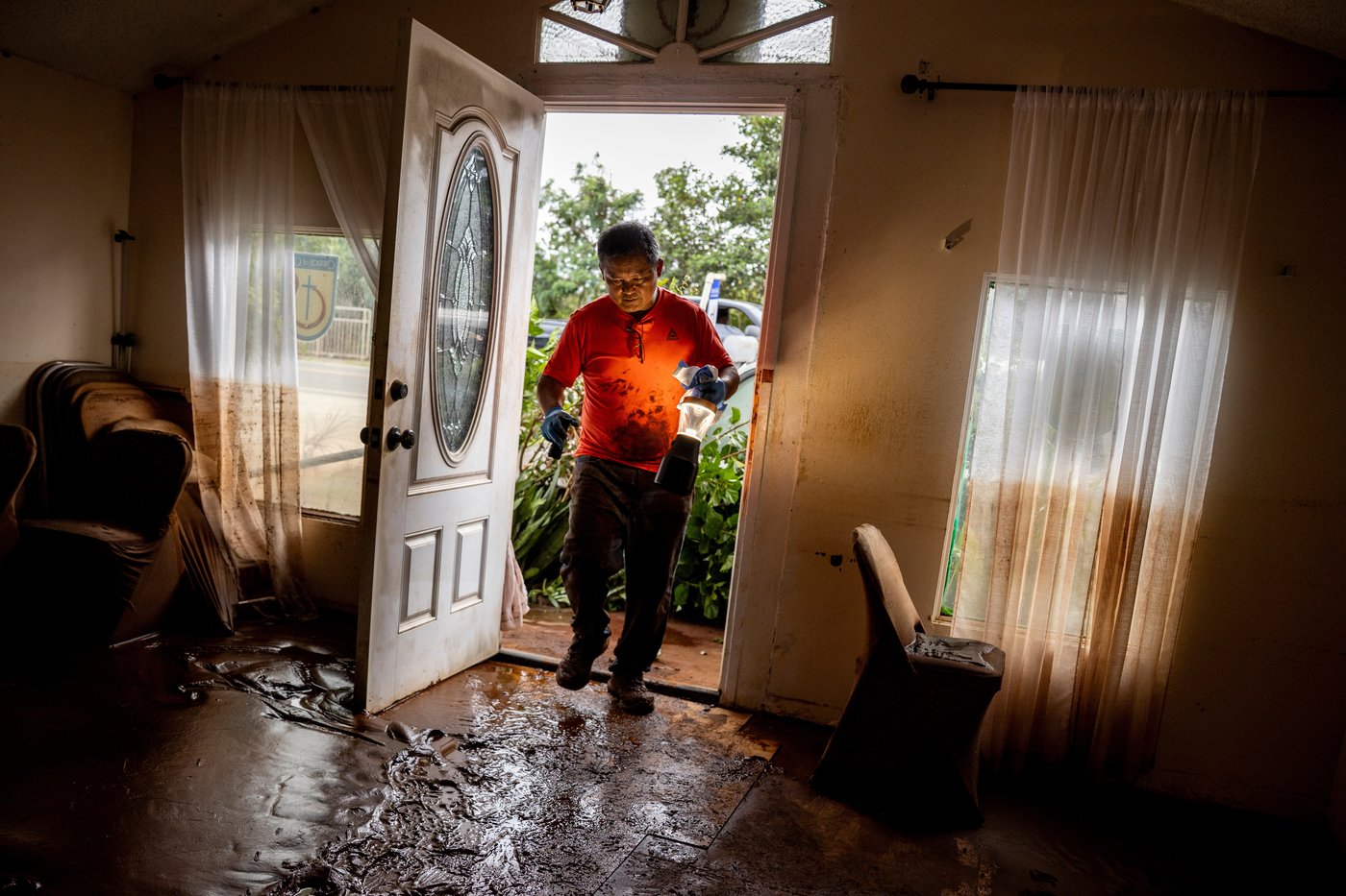 Historic Hawaii floods leave 2,000 people without power | iNwheels