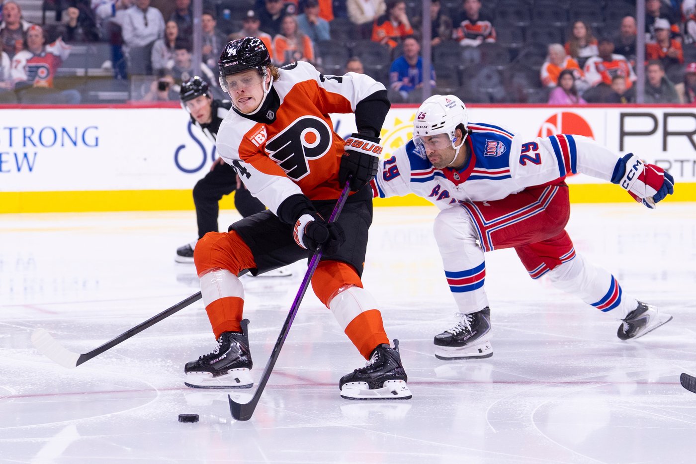 Zibanejad's 3-point game helps Rangers rout Flyers 6-2 | iNFOnews.ca