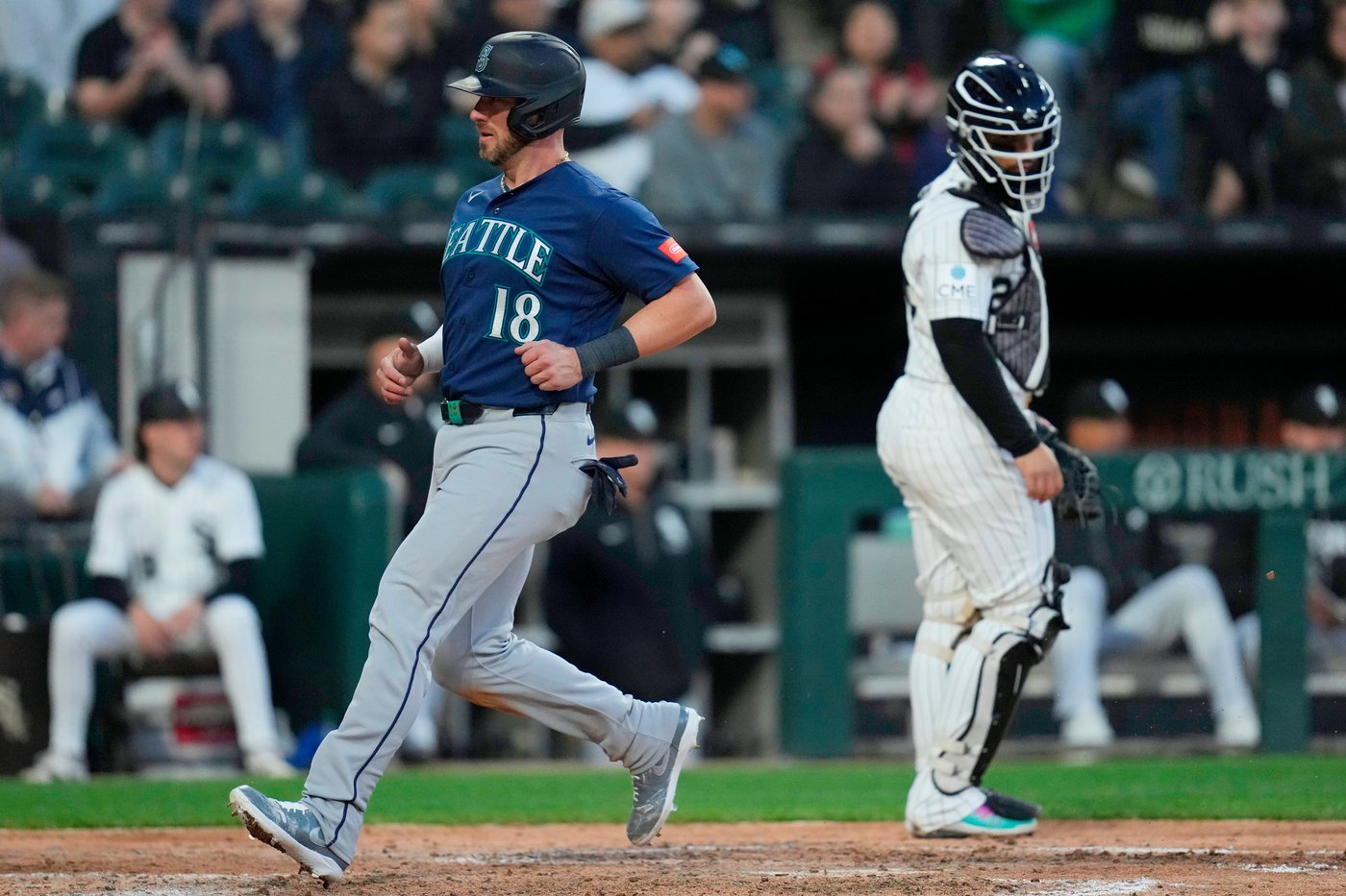 Miguel Vargas homers twice as the White Sox beat Luis Castillo and the Mariners 6-1 | iNFOnews.ca