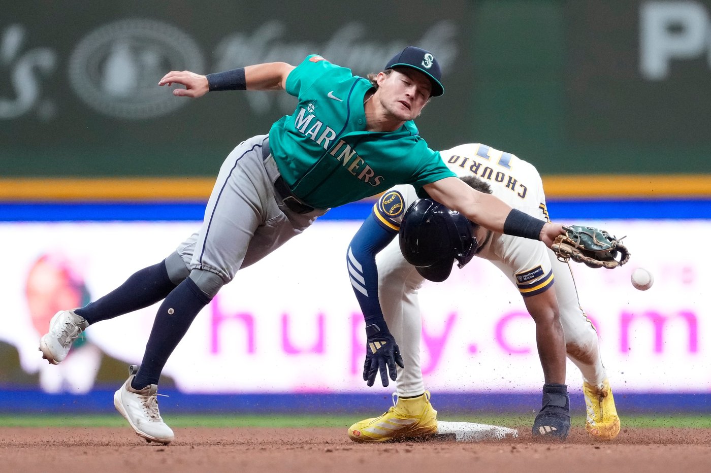 Mariners bounce back from humiliating loss, pound Dustin May early to beat Brewers 7-5 | iNFOnews.ca Mariners bounce back from humiliating loss, pound Dustin May early to beat Brewers 7-5 | iNFOnews.ca