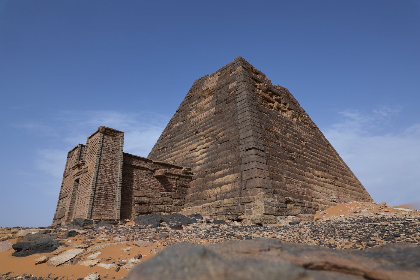 War and accumulating sand threaten Sudan’s Meroe pyramids, in photos | iNFOnews.ca