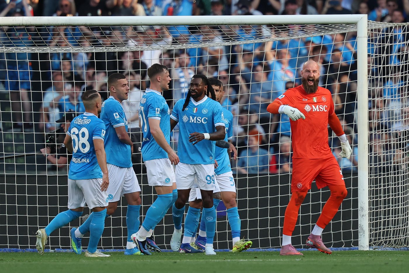 Napoli booed after losing to Lazio, putting Inter possibly one win from the Serie A crown | iNFOnews.ca