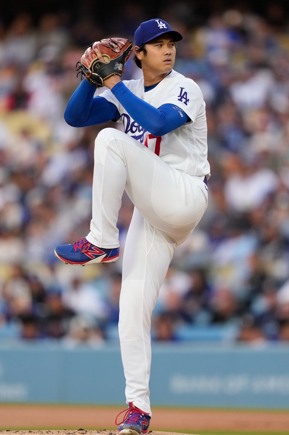 Ohtani fumes through 6 no-hit innings as two-way superstar battles command | iNFOnews.ca
