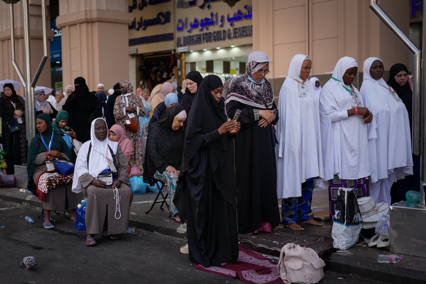 Photos show Muslim pilgrims in Mecca as annual Hajj pilgrimage ends | iNFOnews.ca