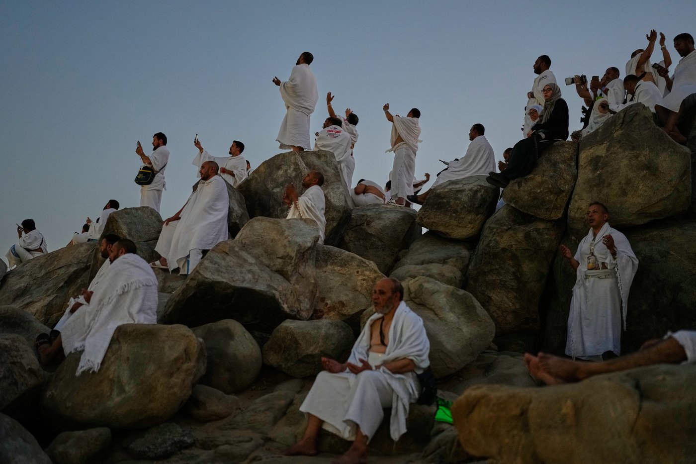 Photos show Muslim pilgrims in Mecca as annual Hajj pilgrimage ends | iNFOnews.ca