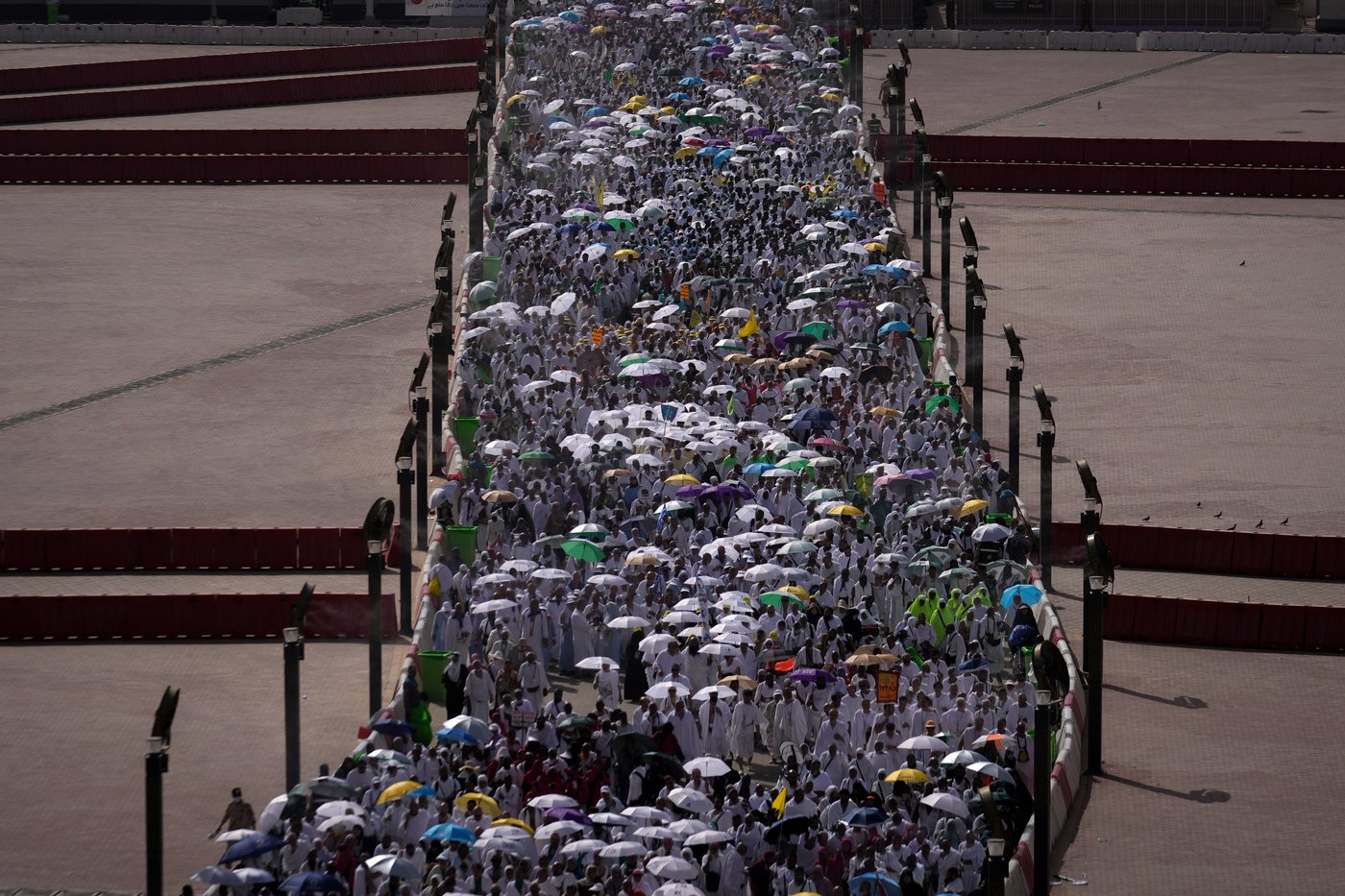 Photos show Muslim pilgrims in Mecca as annual Hajj pilgrimage ends | iNFOnews.ca