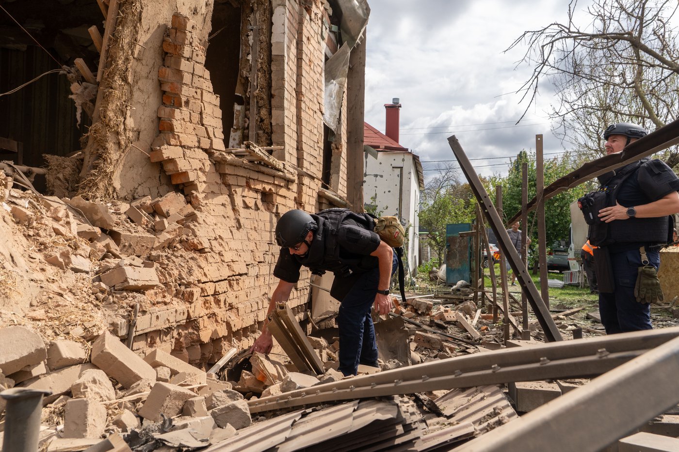 2 dead in Ukraine from Russian attacks, 4 more in Russian-held area hit by Ukrainian drones | iNFOnews.ca 2 dead in Ukraine from Russian attacks, 4 more in Russian-held area hit by Ukrainian drones | iNFOnews.ca