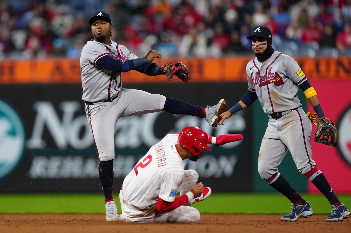 Michael Harris II leads surging Braves past slumping Phillies 4-2 for 3-game sweep | iNFOnews.ca