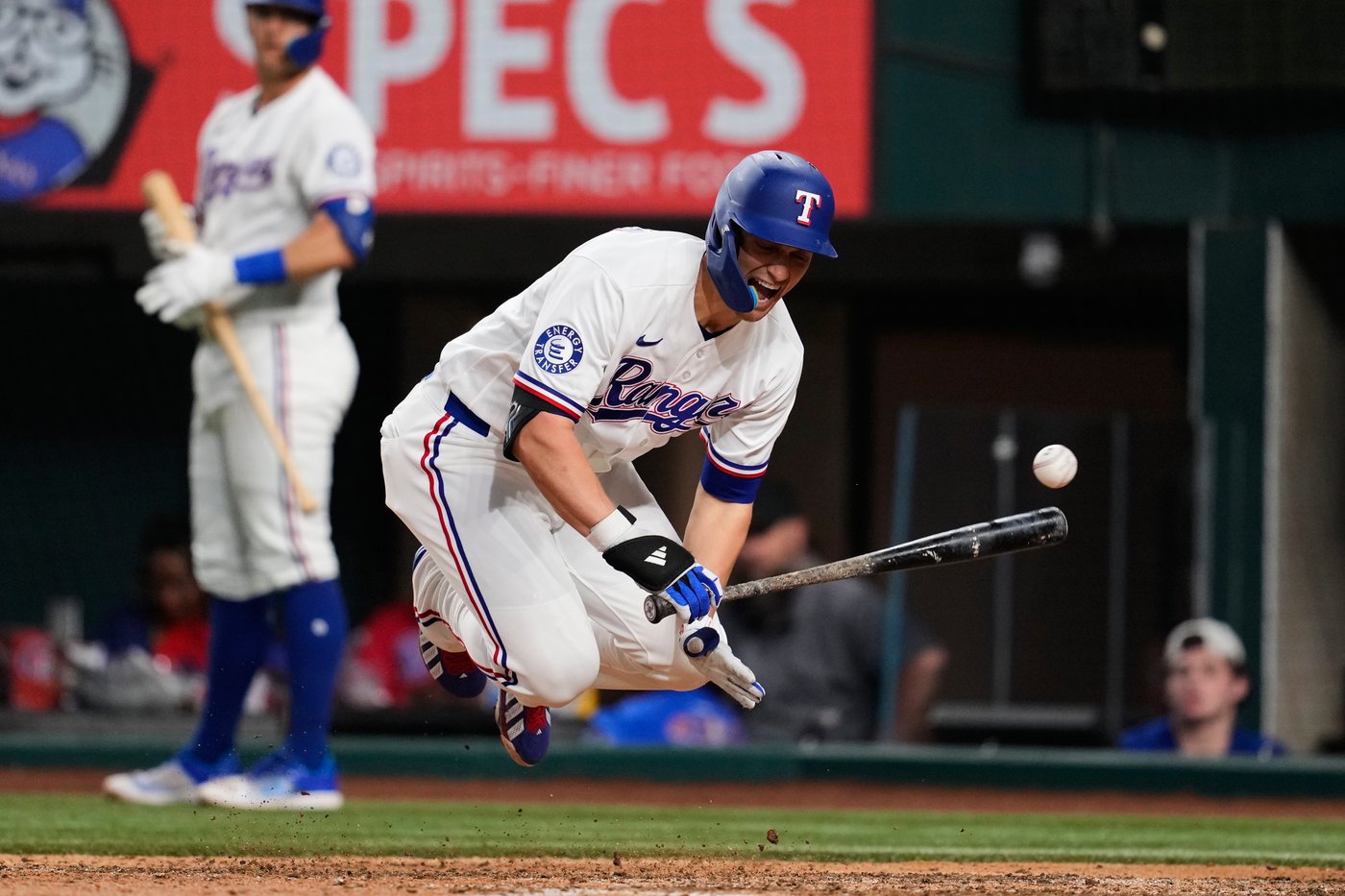 Rangers place struggling SS Corey Seager on 10-day IL with lower back inflammation | iNFOnews.ca