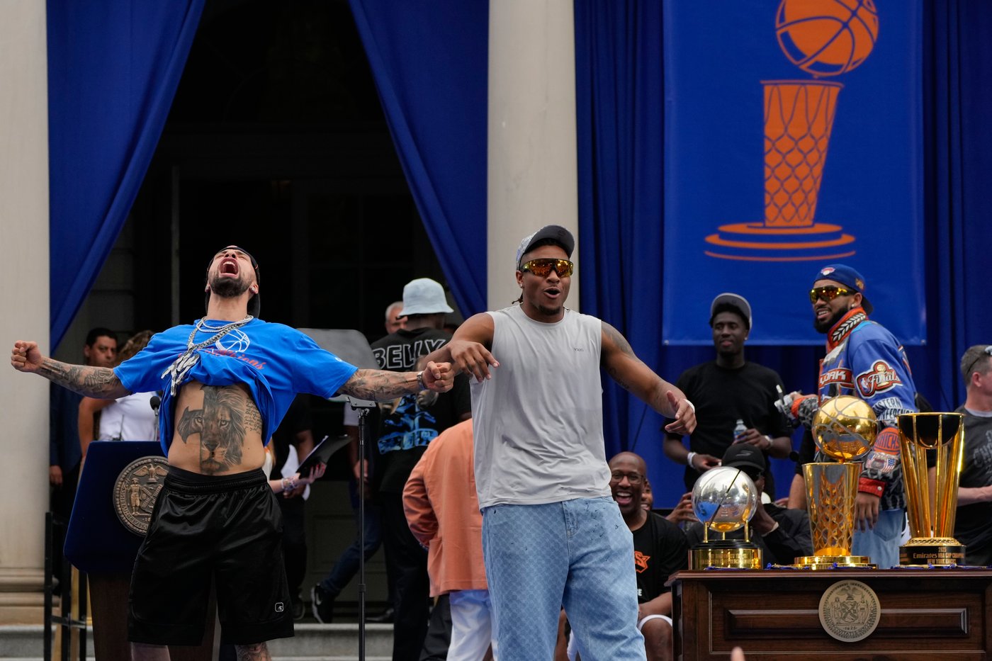 Photos of the New York Knicks parade | iNFOnews.ca