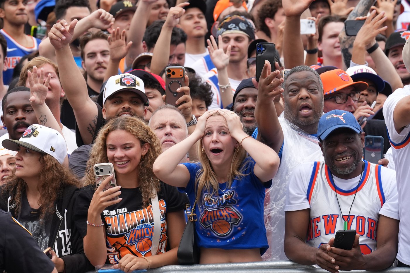 Photos of the New York Knicks parade | iNFOnews.ca
