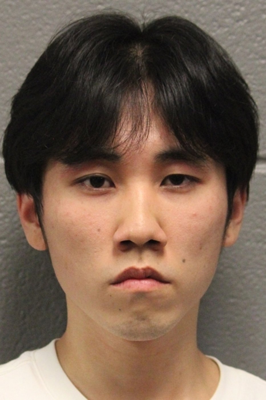 Man who admits setting cross on fire in Chicago park is charged with a hate crime | iNFOnews.ca
