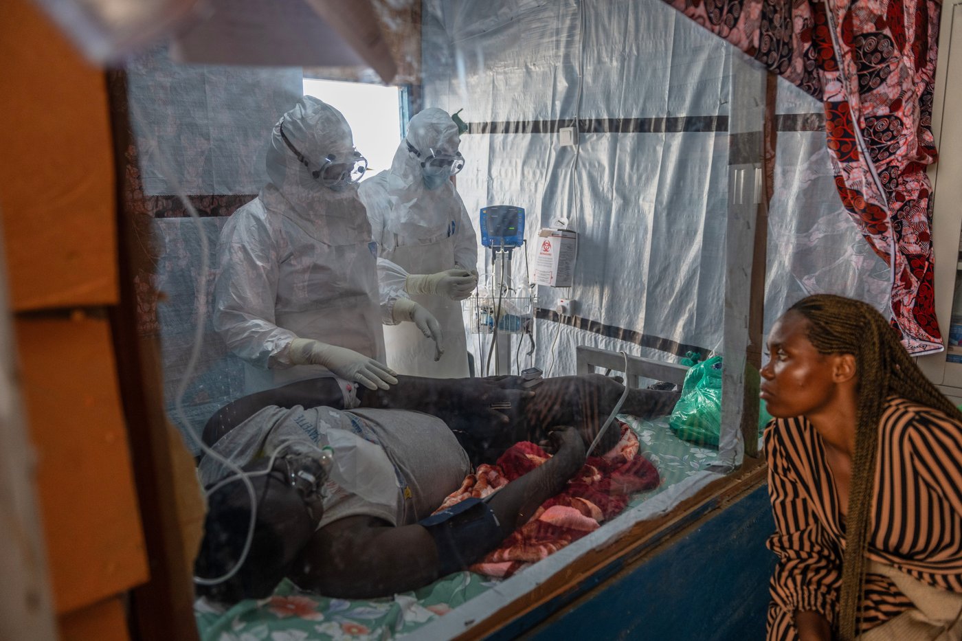 Some health workers in Congo's Ebola outbreak go on strike over pay issues as deaths near 600 | iNFOnews.ca