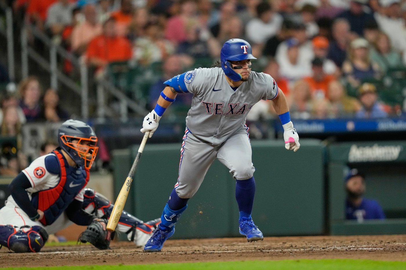 Astros edge Rangers 5-4, stretching AL West lead with 5th straight win | iNFOnews.ca Astros edge Rangers 5-4, stretching AL West lead with 5th straight win | iNFOnews.ca