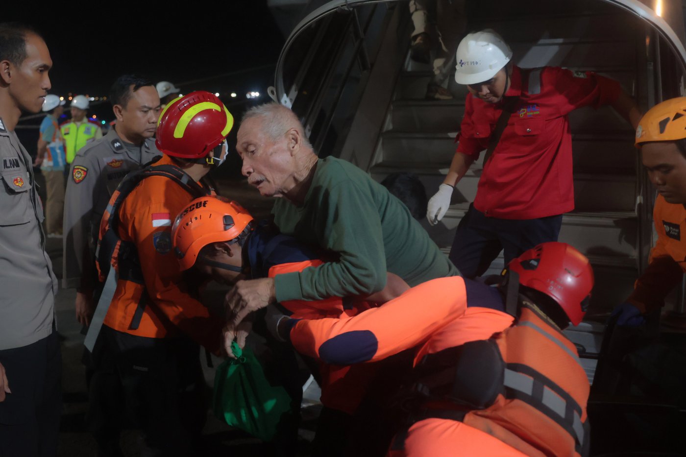 Number of people missing unknown after Indonesian ferry fire that killed 5, rescuers say | iNFOnews.ca Number of people missing unknown after Indonesian ferry fire that killed 5, rescuers say | iNFOnews.ca