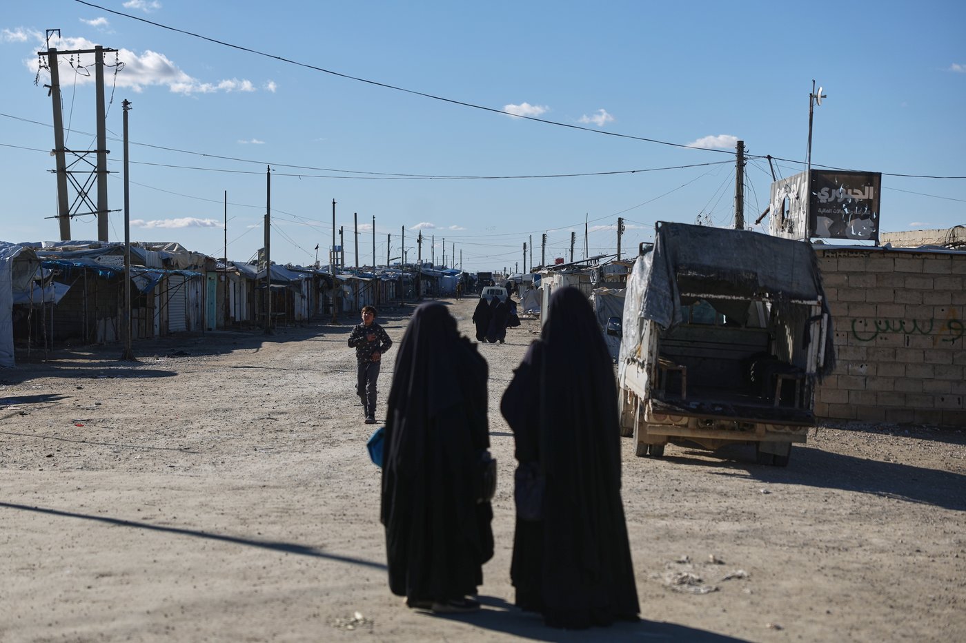 Basic services resume at Syrian camp housing IS families as government takes control | iNFOnews.ca