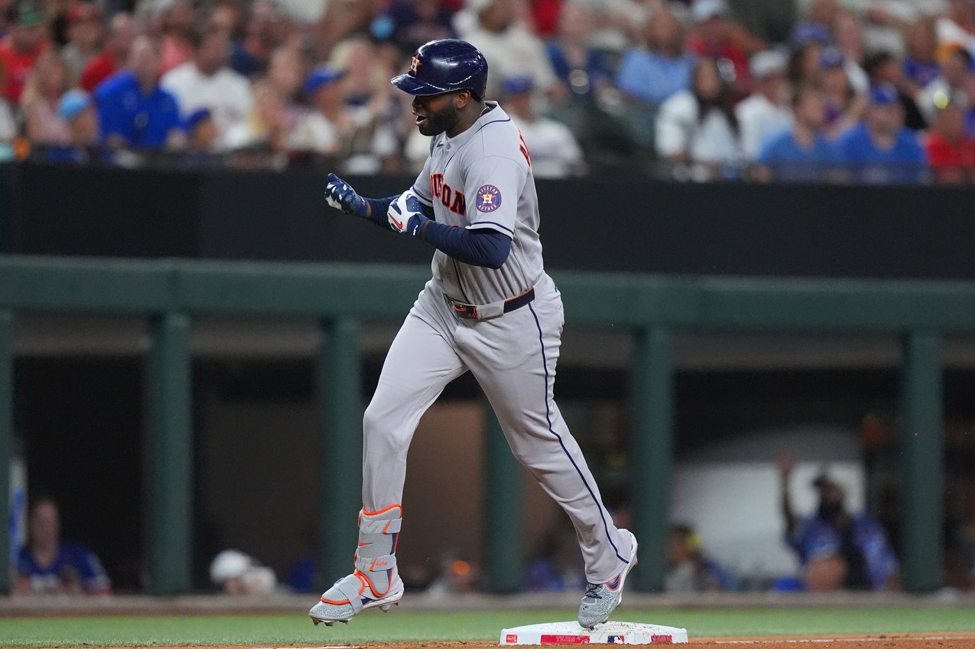 Langford and Burger homer in a four-run eighth as the Rangers beat the Astros 7-3 | iNFOnews.ca Langford and Burger homer in a four-run eighth as the Rangers beat the Astros 7-3 | iNFOnews.ca