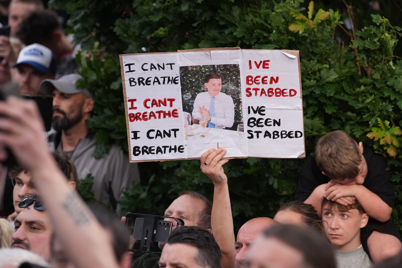 UK government condemns violence at protest over teen's stabbing death | iNFOnews.ca