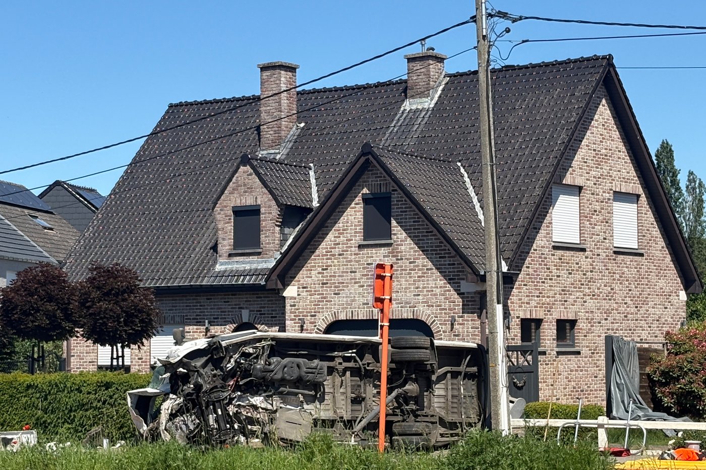 4 dead, 5 injured in a crash between a train and a school bus in Belgium | iNwheels
