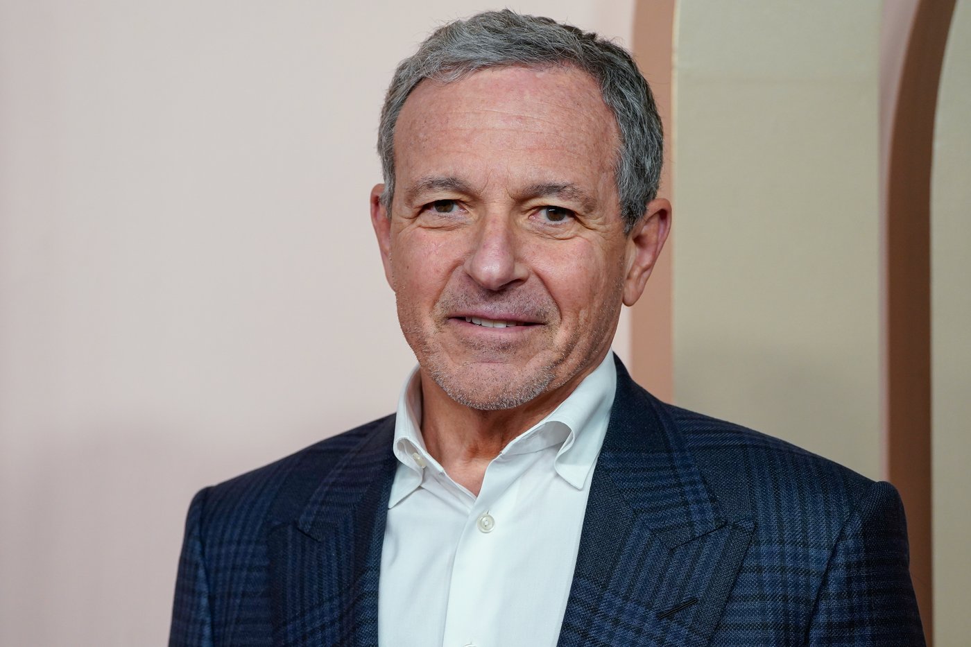 Josh Kushner moves into spotlight after stunning purchase of Lakers with partner Bob Iger | iNFOnews.ca Josh Kushner moves into spotlight after stunning purchase of Lakers with partner Bob Iger | iNFOnews.ca