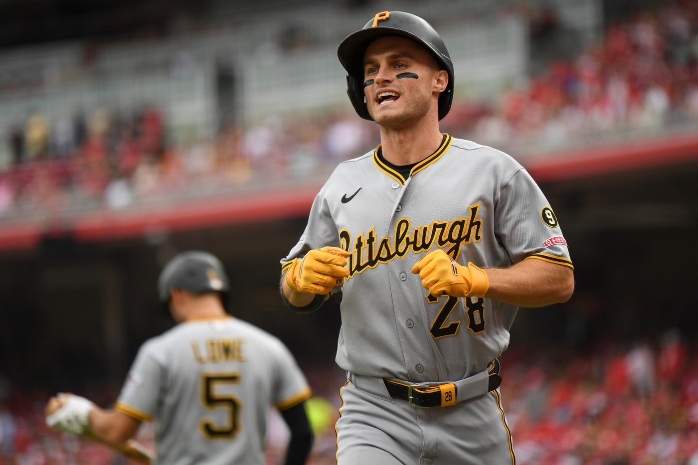 Sal Stewart hits 2-run HR, drives in 4 as Reds come back to beat Pirates 8-7 | iNFOnews.ca