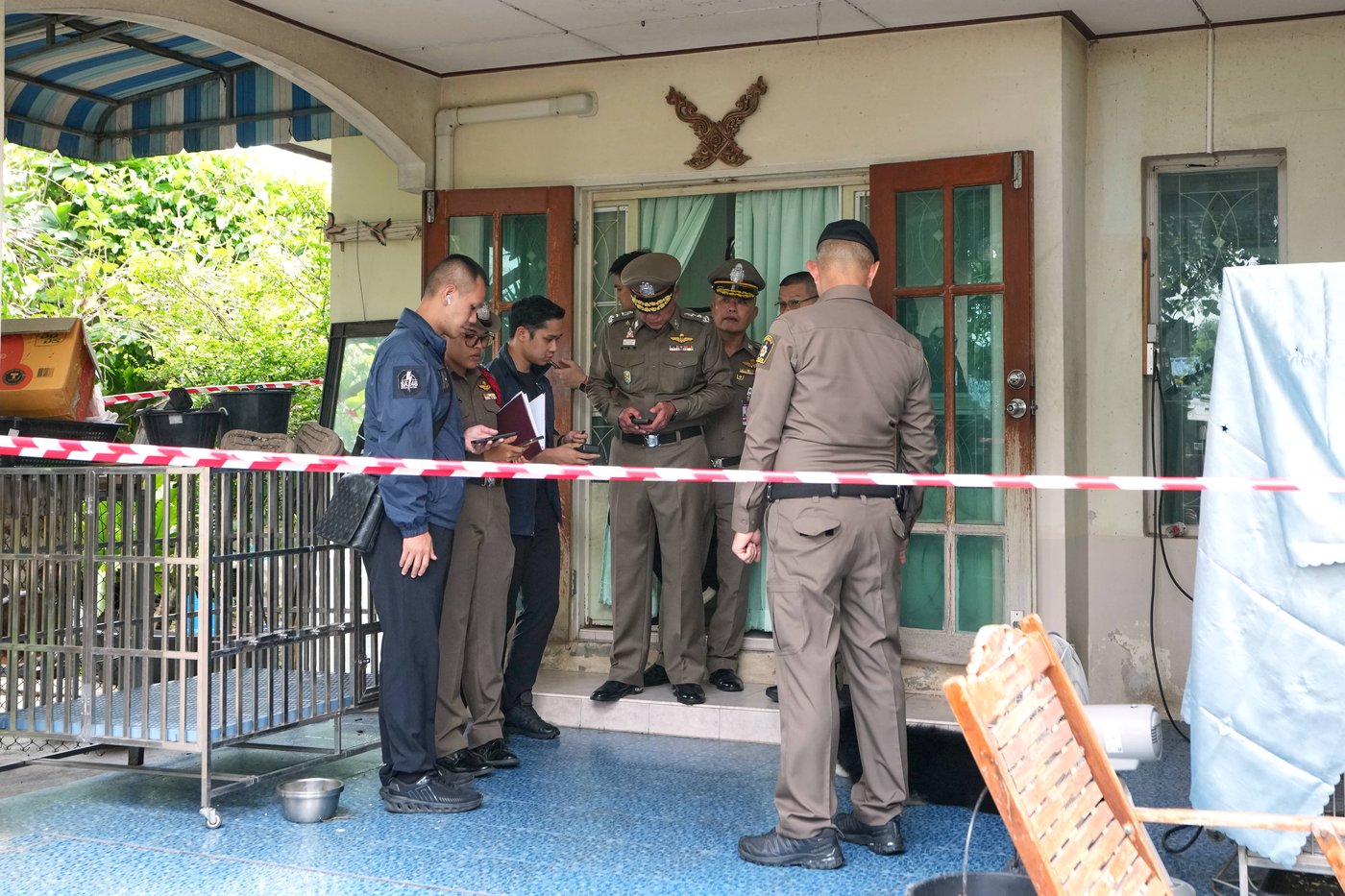 Police respond to a school shooting in Thailand, in photos | iNFOnews.ca