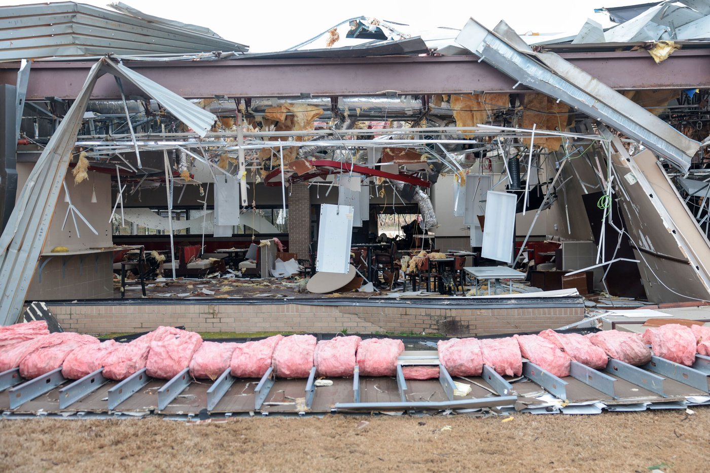 Authorities search debris after suspected tornadoes kill 6 in Michigan, Oklahoma | iNFOnews.ca