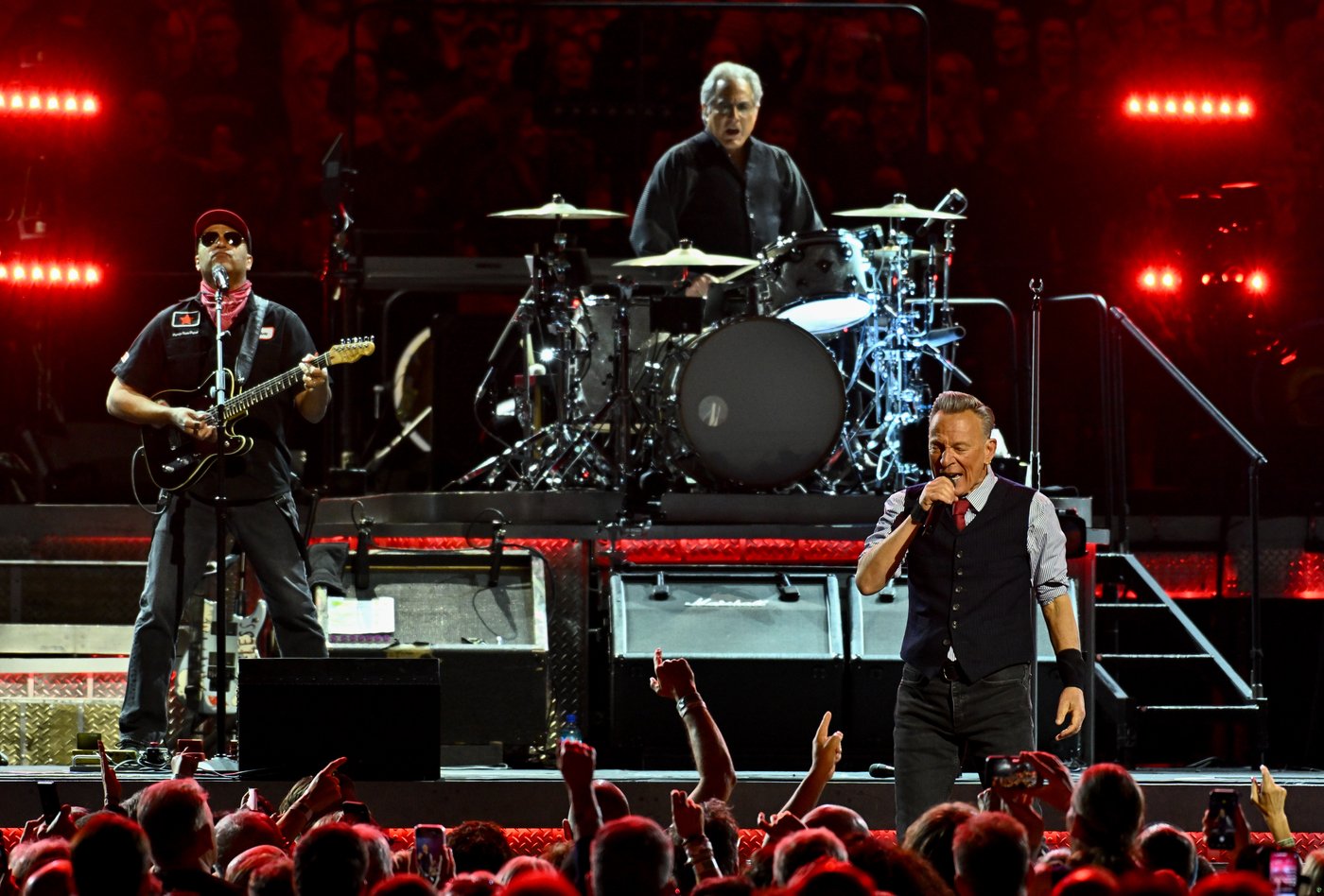 Bruce Springsteen calls out the White House and announces a protest festival | iNFOnews.ca